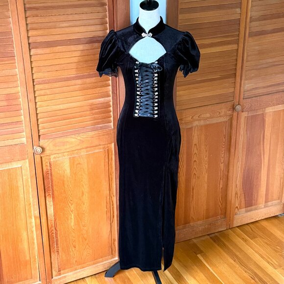 Gothic Victorian Visual Kei Velvet Obsessions Lace-up Front Gown Dress - Picture 1 of 11